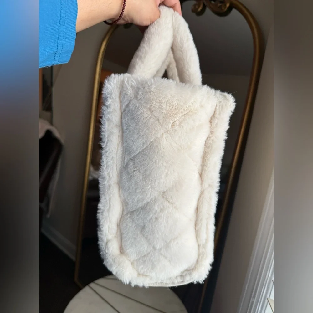 Juicy Couture Cream White Faux Fur Tote Bag Crossbody - Picture 3 of 9